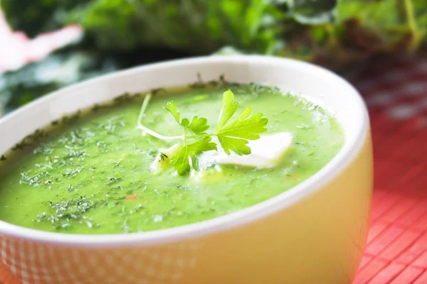 Зеленый гороховый суп — стоковое фото