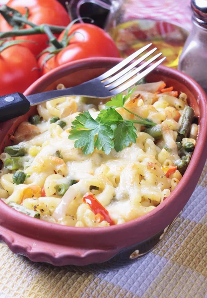 Gebakken pasta met groenten — Stockfoto