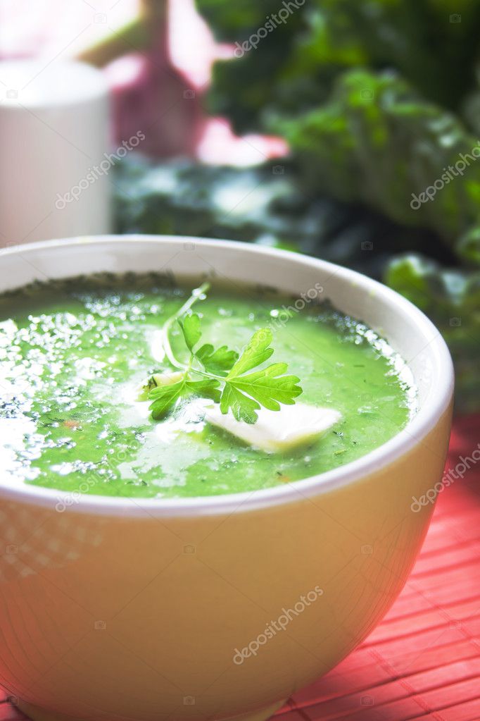 Green peas and kale soup