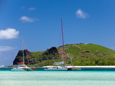 Mauritius. katamaran yakınındaki adanın gabriel