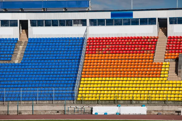 Puste wiersze miejsc na stadionie piłki nożnej — Zdjęcie stockowe