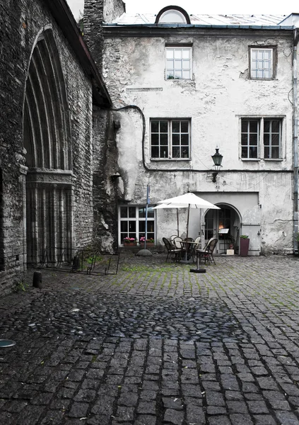 Eski şehrin eski evler. Tallinn. Estonya — Stok fotoğraf