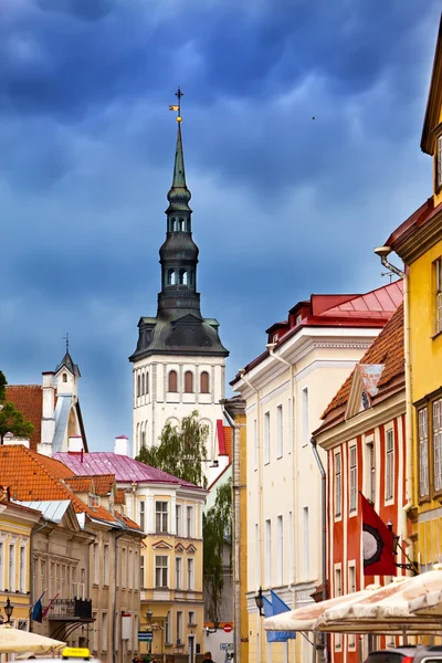 Widok na kościół Świętego Mikołaja (niguliste). Stare Miasto, Tallin, estonia — Zdjęcie stockowe