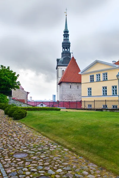 Cidade velha, Tallinn, Estónia. Catedral de cúpula-a igreja mais antiga de Tallinn . — Fotografia de Stock