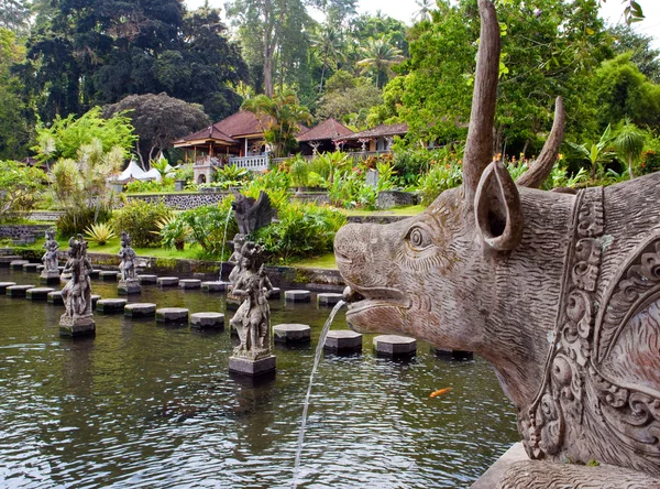 Bali, Indonesia, bagni imperiali (Taman Tirta Gangga) — Foto Stock
