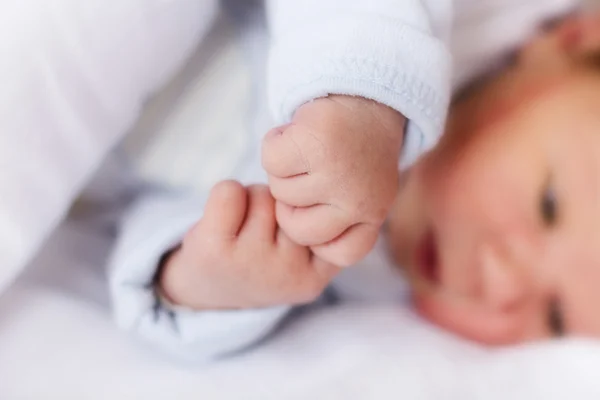 Mãos de bebé — Fotografia de Stock