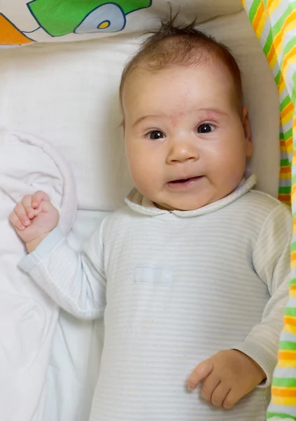 Αξιολάτρευτο μωρό χαμογελά — Φωτογραφία Αρχείου