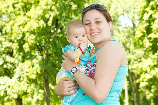 행복 한 엄마와 아기 — 스톡 사진