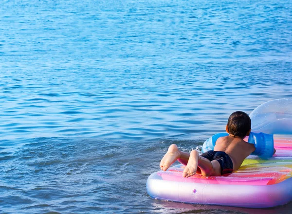 Sommerspaß auf dem Wasser — Stockfoto