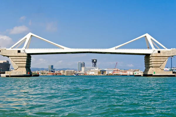端口的巴塞罗那在木卫二桥 — 图库照片