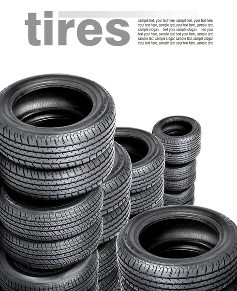 Neumáticos sobre fondo blanco — Foto de Stock
