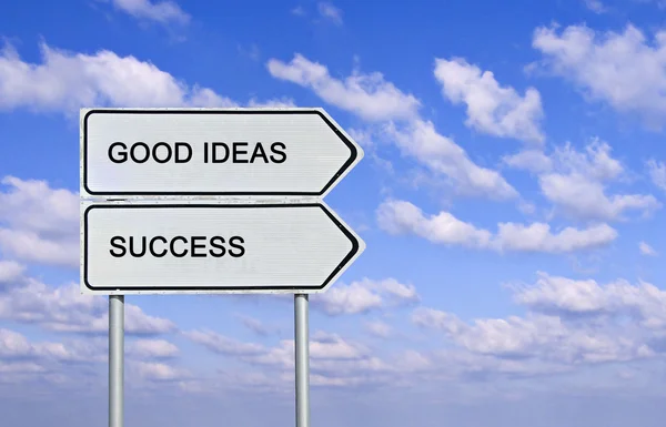 Verkeersbord aan goede ideeën en succes — Stockfoto