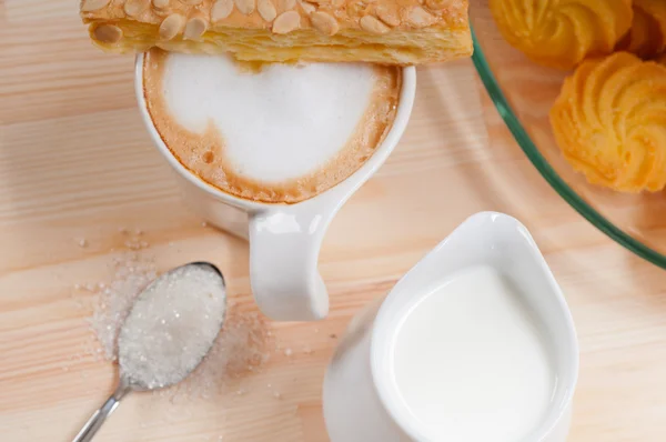 Desayuno fresco café y pastelería — Foto de Stock
