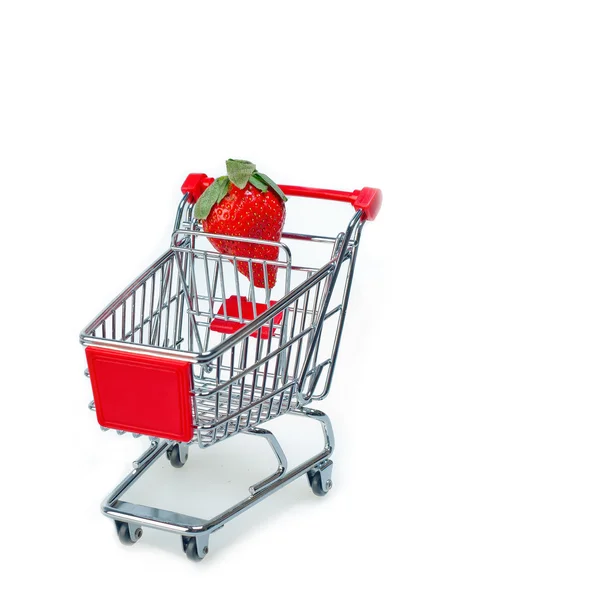 Erdbeere auf dem Warenkorb — Stockfoto