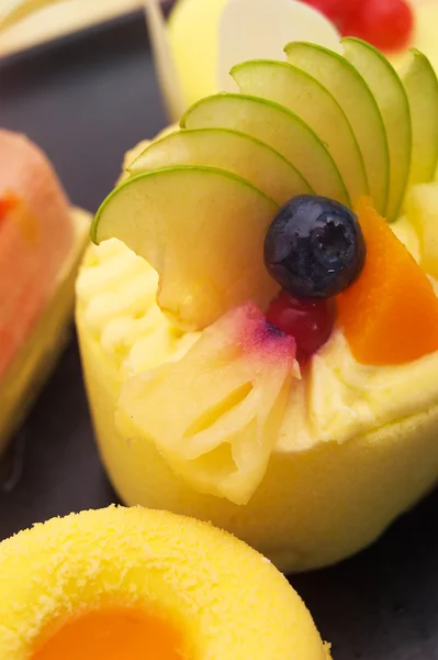 Čerstvé bobule ovocný dort — Stock fotografie