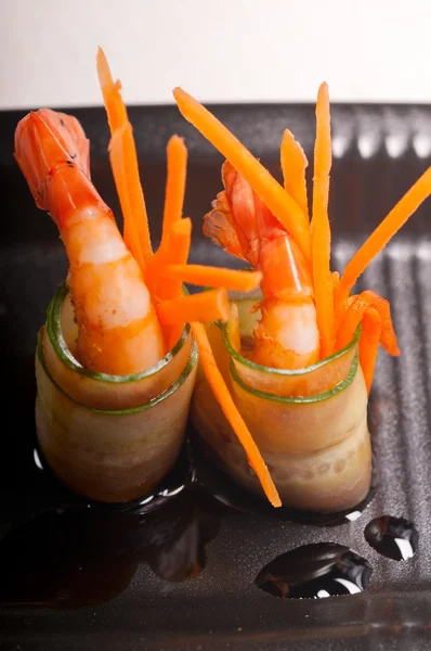Crevettes colorées apéritif crevettes snack — Photo