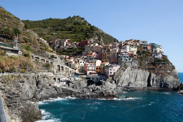 Манарола - одне з міст Cinque Terre в Італії — стокове фото