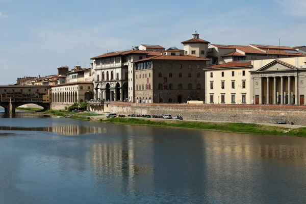 Florencia - Galería de los Uffizi Puente Vecchio . —  Fotos de Stock