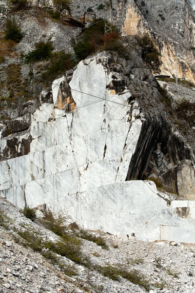 De marmergroeven - Apuane Alpen, Carrara, Toscane, Italië — Stockfoto