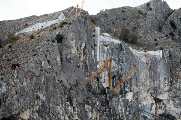 Las canteras de mármol - Alpes Apuanos, Carrara, Toscana, Italia —  Fotos de Stock