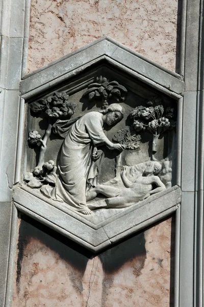 Florencia - El relieve hexagonal en el Campanario de los Giottos . —  Fotos de Stock