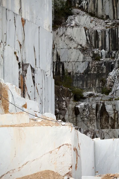 大理石の採石場 - アルプス ・ アプネア山カララ — ストック写真