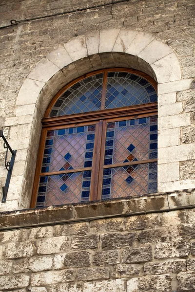 Старі вікна в Ассізі — стокове фото