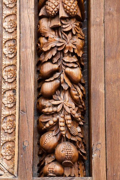 Florencia-Puerta de madera de la Basílica de Santa Croce — Foto de Stock