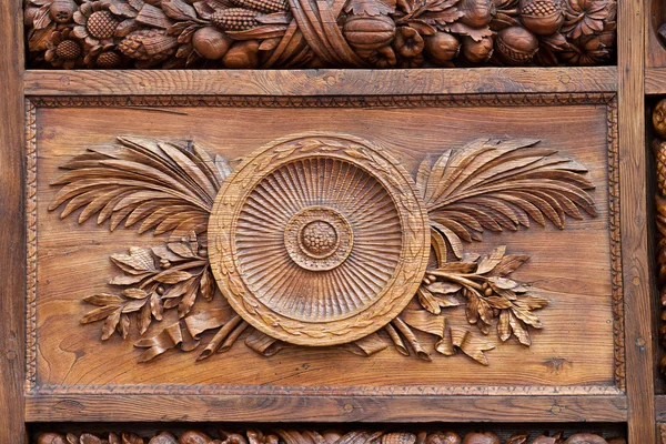 Florença-Porta de madeira da Basílica de Santa Croce — Fotografia de Stock