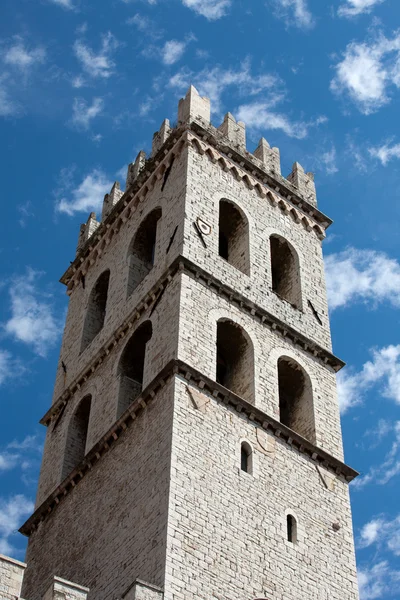 De toren van de tempel van minerva in assisi — Stockfoto