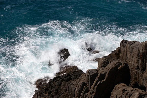 リオマッジョーレで崖。チンクエ ・ テッレ、リグーリア州イタリア — ストック写真