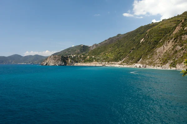 A festői partvonal, a Cinque Terre — Stock Fotó