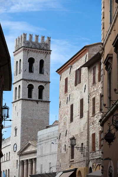 Věž chrámu minerva v assisi, Itálie. — Stock fotografie
