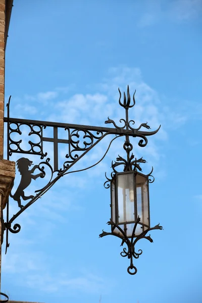 Assisi - vecchio lampione — Foto Stock