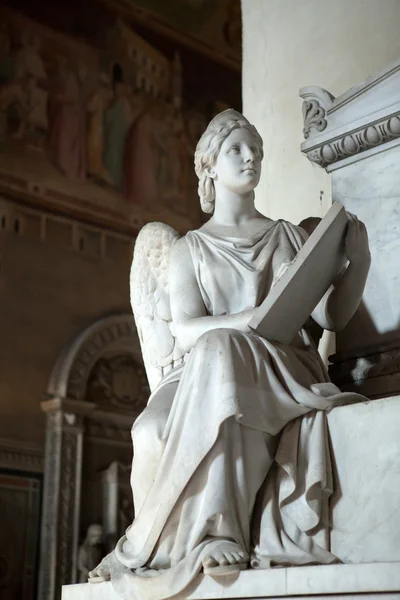 Флоренция - Санта Кроче. Гробница принца Нери Корсини — стоковое фото