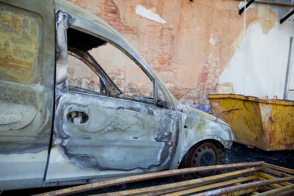 Burnt down car — Stock Photo, Image