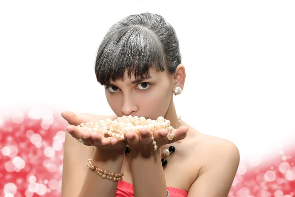 Girl with pearl jewelry — Stock Photo, Image