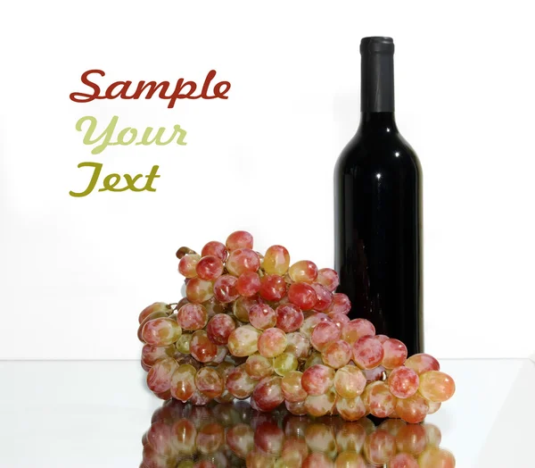 Glass of Red Wine with grapes — Stock Photo, Image