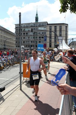 21.07.2012 hamburg. dekstro enerji triatlon