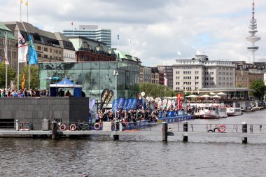 21.07.2012 hamburg. dekstro enerji triatlon