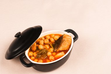 Spanish chickpea stew clipart