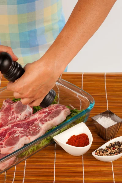 Seasoning with pepper — Stock Photo, Image