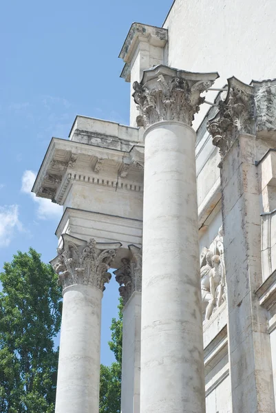 Ворота Перемоги в класичній архітектурі — стокове фото