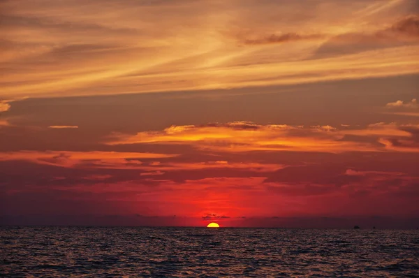 Purpurroter Sonnenuntergang — Stockfoto