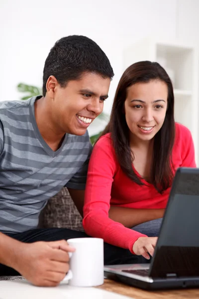 Couple Looking at Laptop — Stock Photo, Image