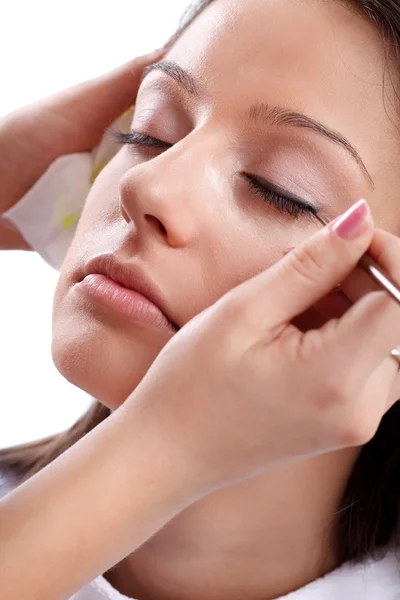 Tillämpa professionella make-up — Stockfoto