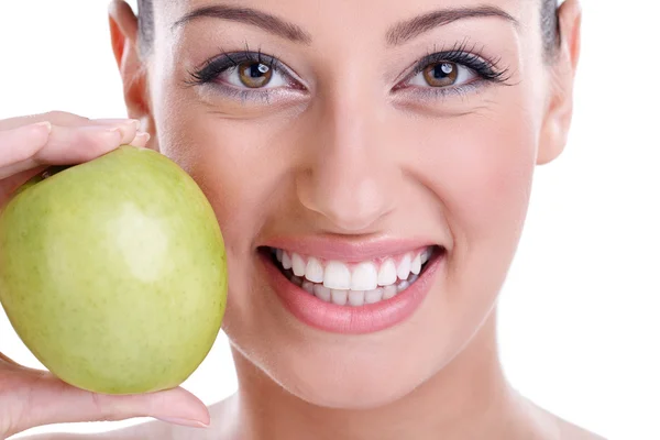 Gesunde Zähne und grüner Apfel — Stockfoto