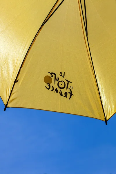 Onder een parasol tour de france — Stockfoto