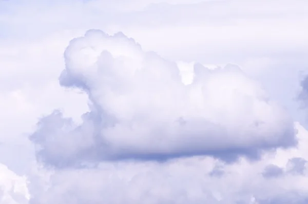 White Sky and Puffy Clouds — Stock Photo, Image