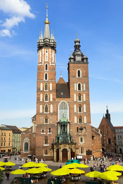 St. mary's church, beroemde bezienswaardigheid in Krakau — Stockfoto